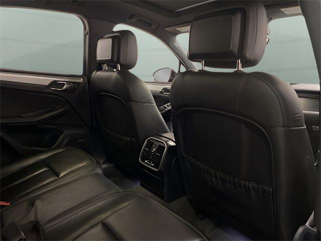 Photo of 2017 GRAY Porsche Macan