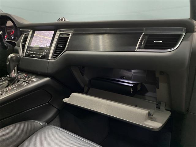 Photo of 2017 GRAY Porsche Macan