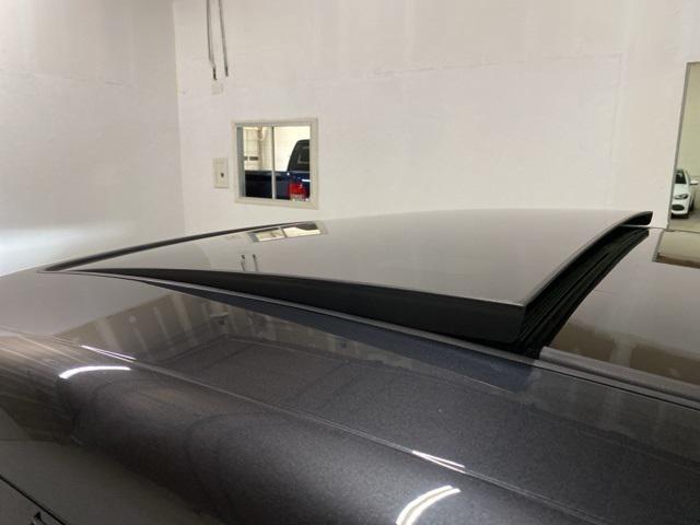 Photo of 2017 GRAY Porsche Macan