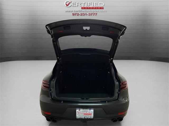 Photo of 2017 GRAY Porsche Macan