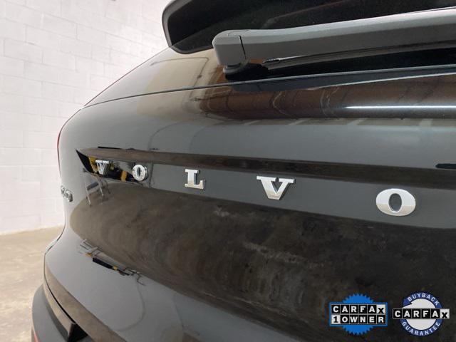 Photo of 2025 Onyx Black Metallic Volvo XC40