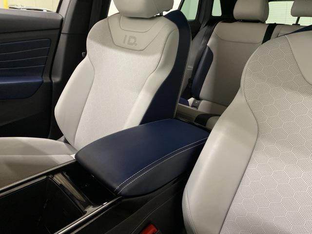 Photo of 2023 Pure Gray Volkswagen ID.4