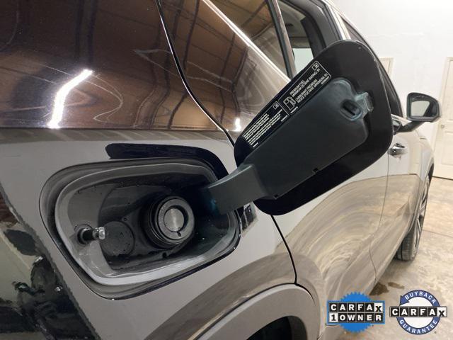 Photo of 2025 Onyx Black Metallic Volvo XC40