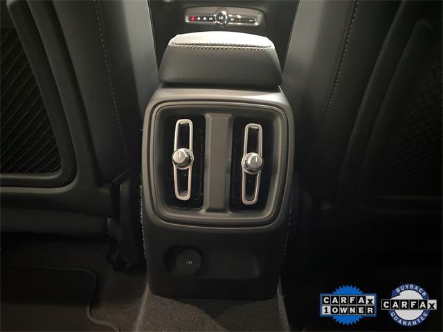 Photo of 2025 Onyx Black Metallic Volvo XC40