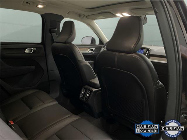 Photo of 2025 Onyx Black Metallic Volvo XC40