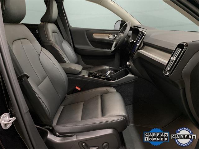 Photo of 2025 Onyx Black Metallic Volvo XC40