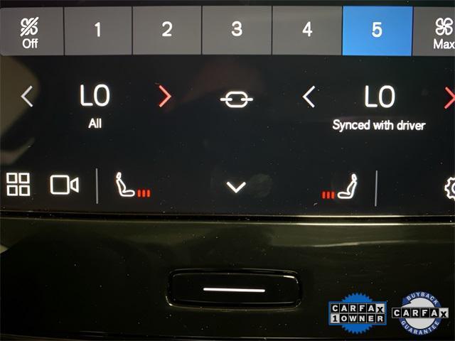 Photo of 2025 Onyx Black Metallic Volvo XC40