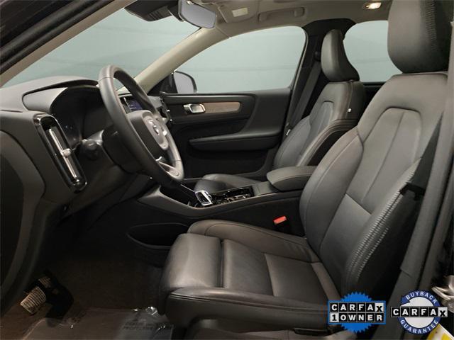 Photo of 2025 Onyx Black Metallic Volvo XC40