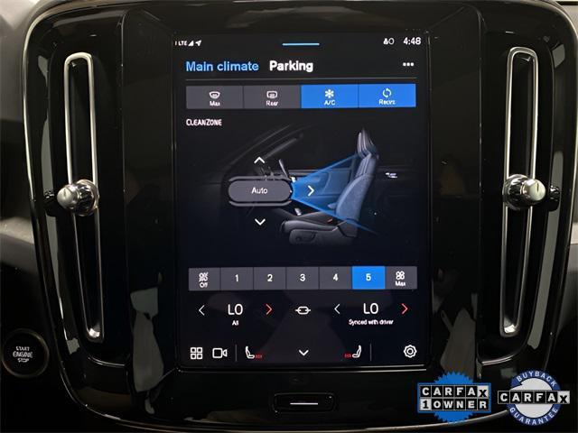 Photo of 2025 Onyx Black Metallic Volvo XC40