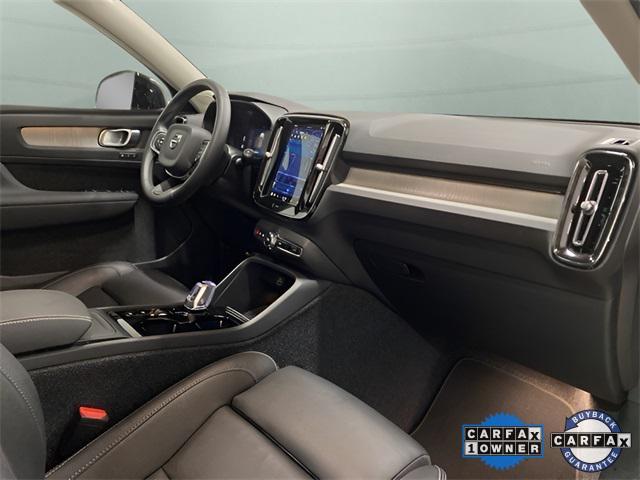 Photo of 2025 Onyx Black Metallic Volvo XC40