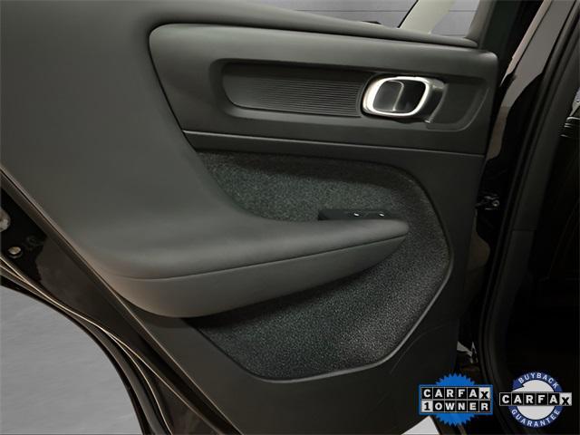 Photo of 2025 Onyx Black Metallic Volvo XC40