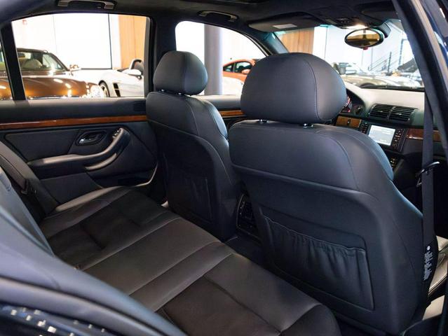 Photo of 2003 Blue BMW M5