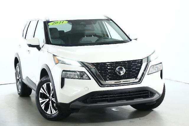 Photo of 2021 White Nissan Rogue
