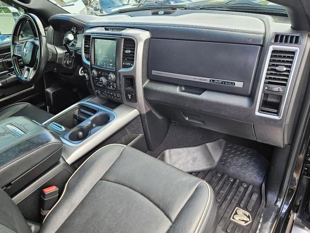 Photo of 2018 Brilliant Black Crystal Pearlcoat RAM 2500