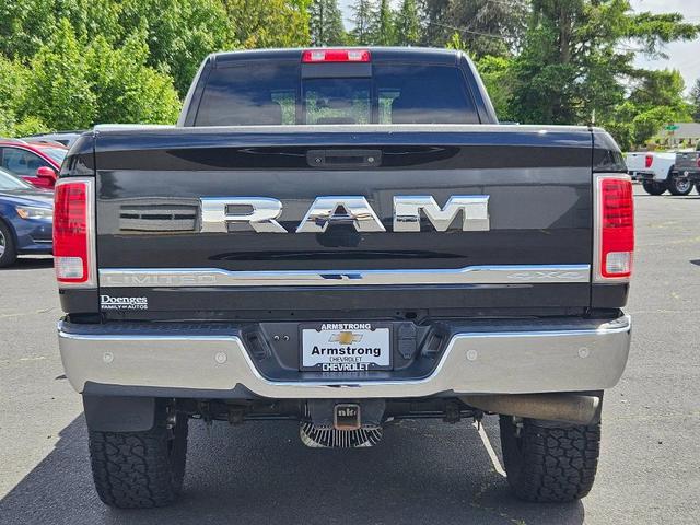 Photo of 2018 Brilliant Black Crystal Pearlcoat RAM 2500