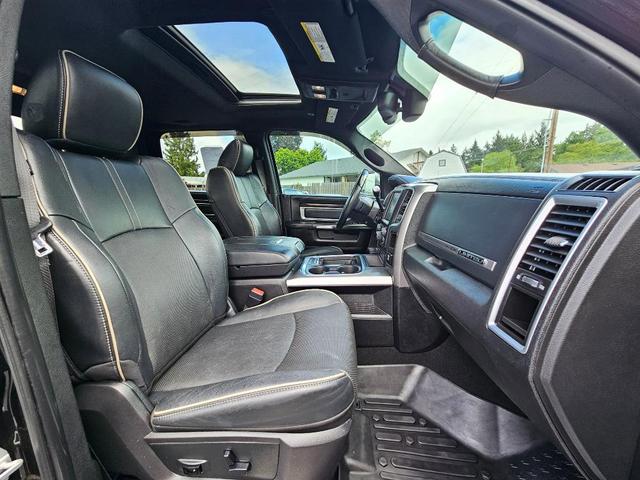 Photo of 2018 Brilliant Black Crystal Pearlcoat RAM 2500