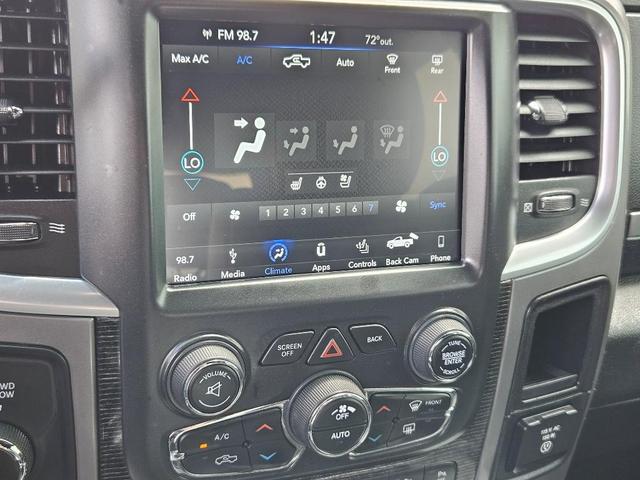 Photo of 2018 Brilliant Black Crystal Pearlcoat RAM 2500
