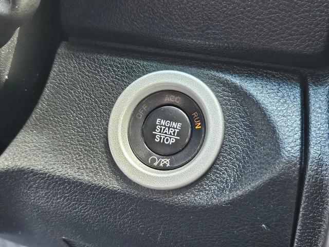 Photo of 2018 Brilliant Black Crystal Pearlcoat RAM 2500