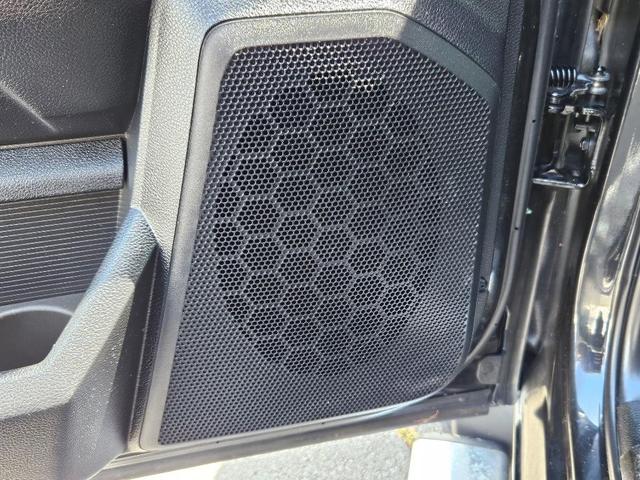 Photo of 2018 Brilliant Black Crystal Pearlcoat RAM 2500