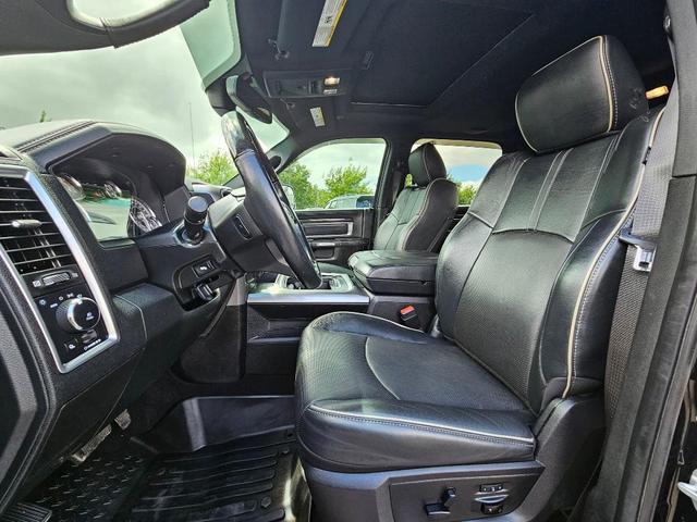 Photo of 2018 Brilliant Black Crystal Pearlcoat RAM 2500