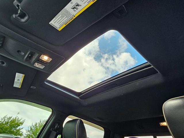 Photo of 2018 Brilliant Black Crystal Pearlcoat RAM 2500