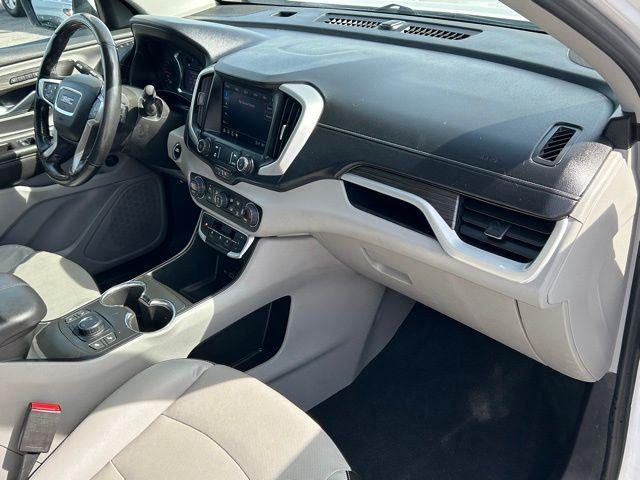 Photo of 2022 Summit White GMC Terrain