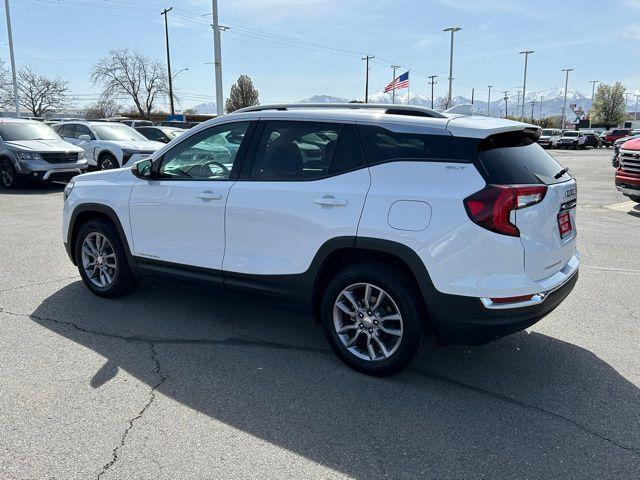 Photo of 2022 Summit White GMC Terrain