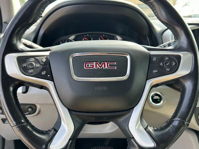 Photo of 2022 Summit White GMC Terrain