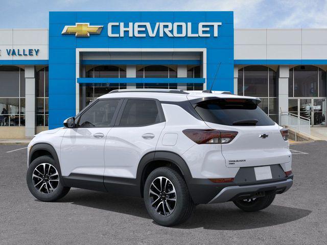 Photo of 2025 Summit White Chevrolet Trailblazer