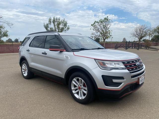 Photo of 2017 Ingot Silver Ford Explorer