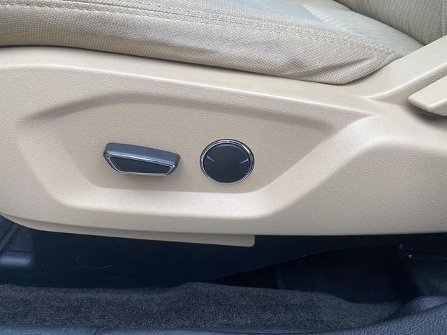 Photo of 2017 Ingot Silver Ford Explorer