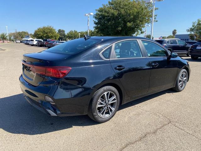 Photo of 2024 Aurora Black Pearl Kia Forte