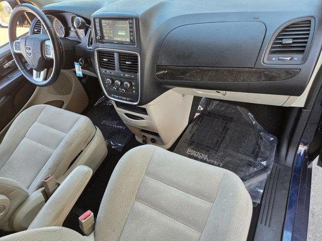 Photo of 2017 Contusion Blue Pearlcoat Dodge Grand Caravan
