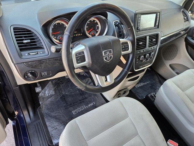 Photo of 2017 Contusion Blue Pearlcoat Dodge Grand Caravan