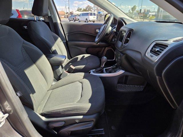 Photo of 2018 Granite Crystal Clearcoat Metallic Jeep Compass