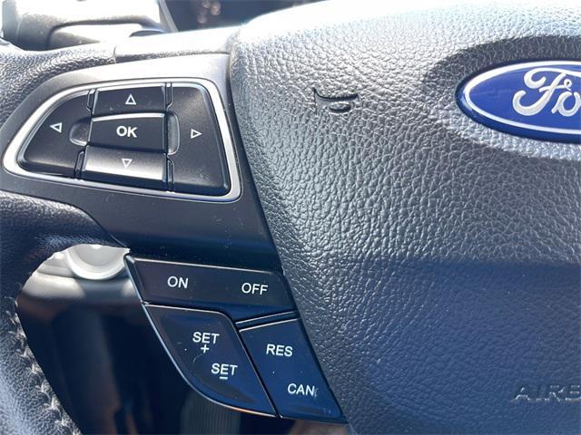 Photo of 2018 Oxford White Ford Escape