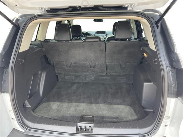 Photo of 2018 Oxford White Ford Escape