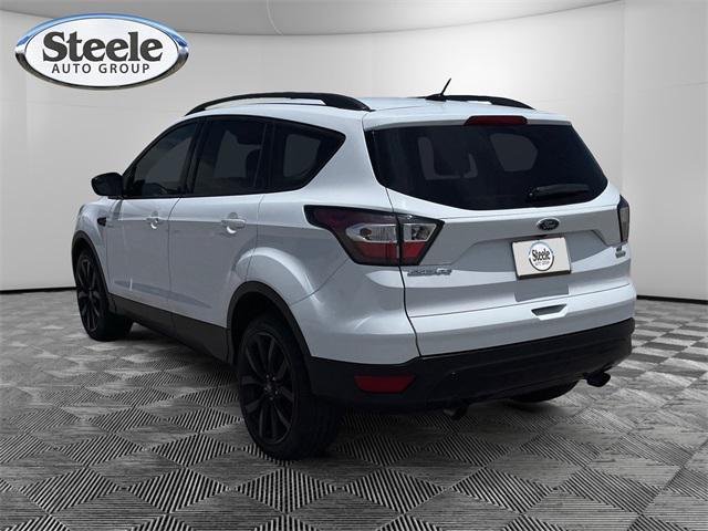 Photo of 2018 Oxford White Ford Escape