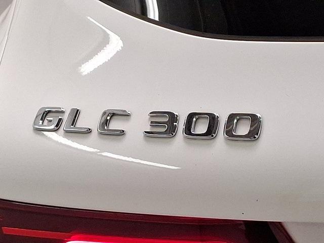 Photo of 2022 White Mercedes-Benz GLC 300