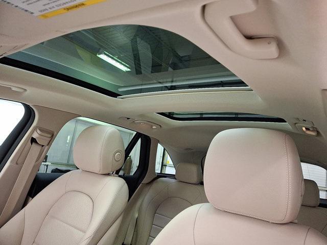 Photo of 2022 White Mercedes-Benz GLC 300