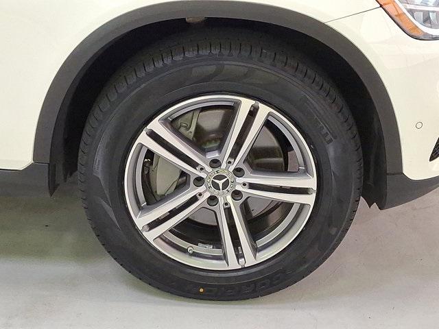 Photo of 2022 White Mercedes-Benz GLC 300