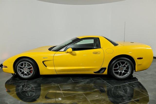 Photo of 2001 Millennium Yellow Chevrolet Corvette
