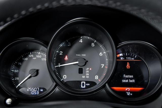 Photo of 2022 Blue Porsche Macan
