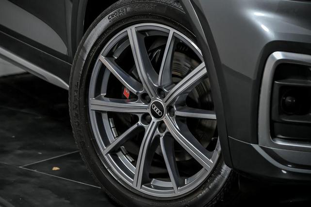 Photo of 2021 Daytona Gray Pearl Effect Audi SQ5