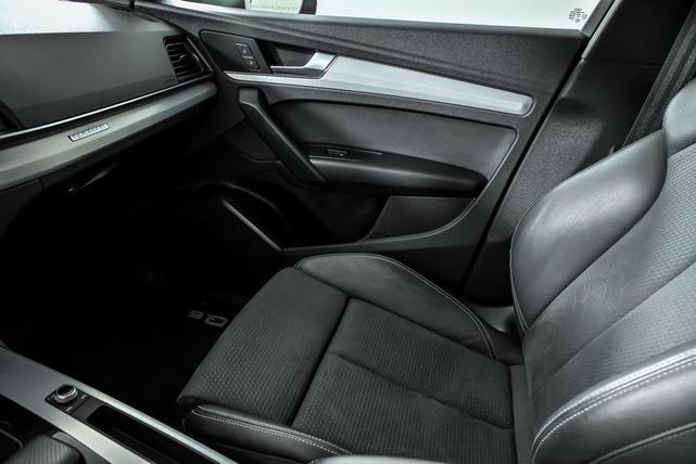 Photo of 2021 Daytona Gray Pearl Effect Audi SQ5