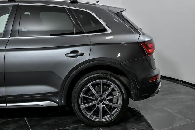 Photo of 2021 Daytona Gray Pearl Effect Audi SQ5