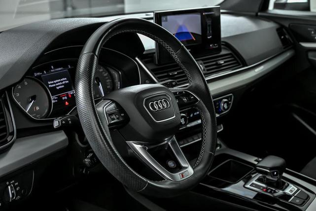 Photo of 2021 Daytona Gray Pearl Effect Audi SQ5