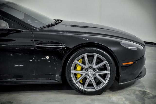 Photo of 2015 Jet Black Aston Martin Vantage GT