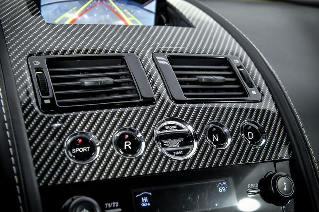Photo of 2015 Jet Black Aston Martin Vantage GT