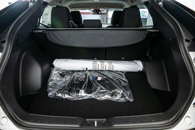 Photo of 2025 Alloy Silver Metallic Mitsubishi Eclipse Cross